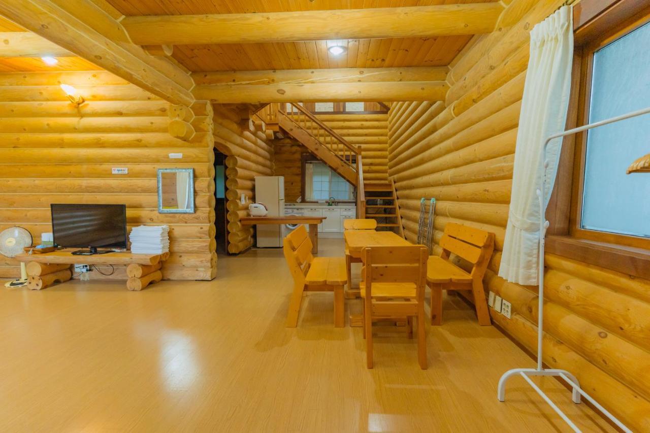 Jungmun Log Pension & Resort Seogwipo Ngoại thất bức ảnh