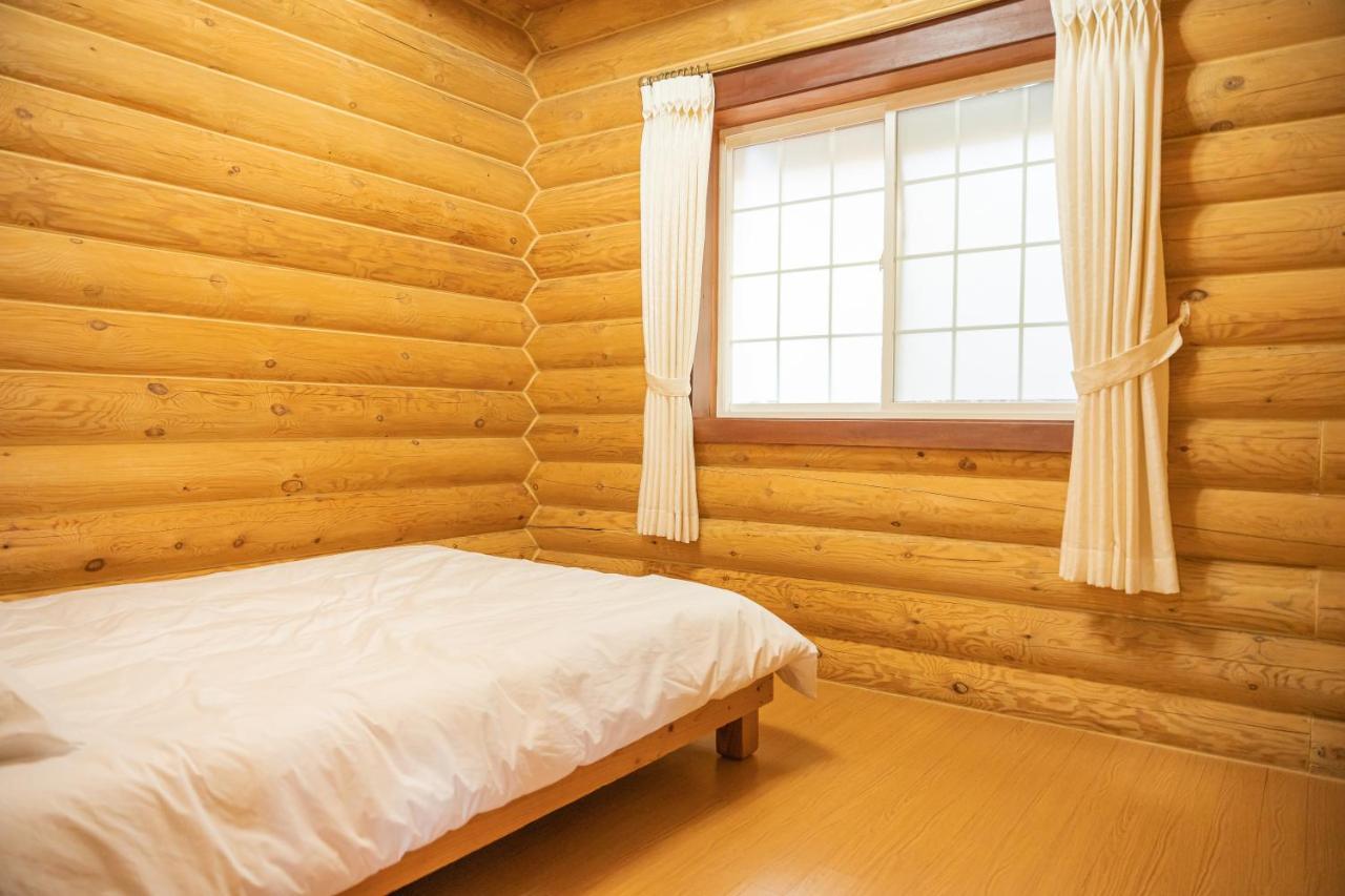 Jungmun Log Pension & Resort Seogwipo Ngoại thất bức ảnh